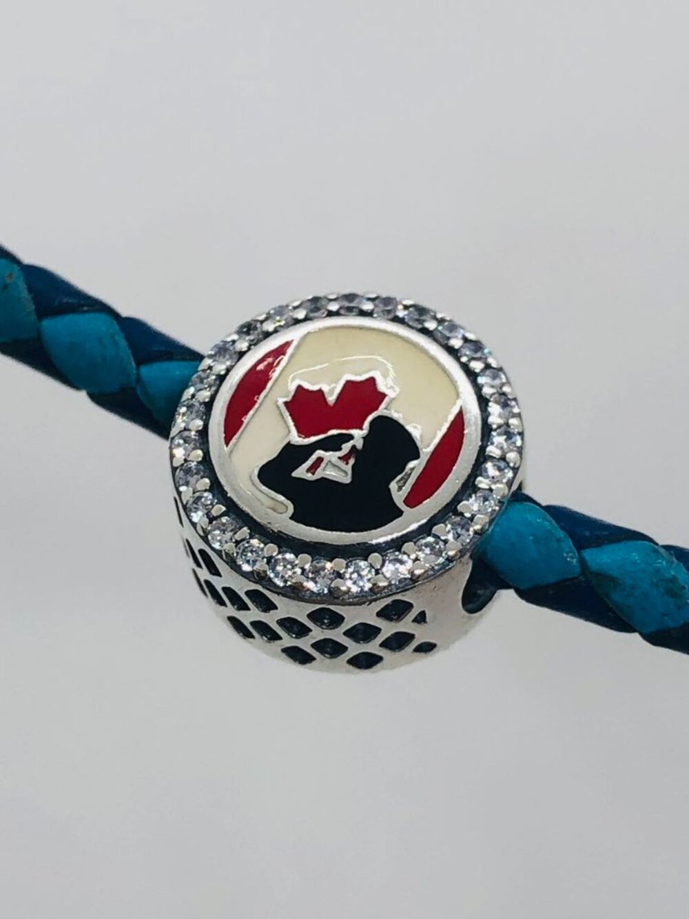 ✨✨Pandora Salute Our Troops Charm